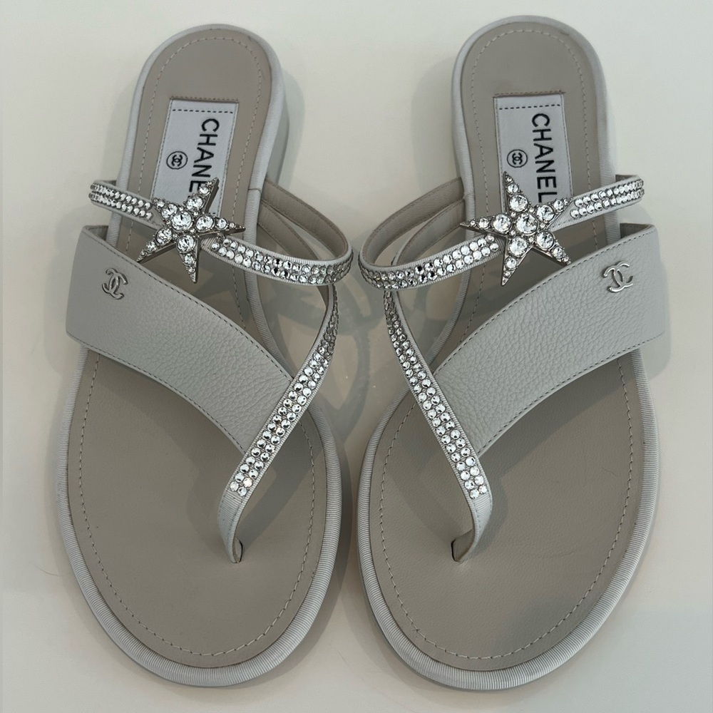 CHANEL DOVE GRAY CRYSTAL STAR SANDALS SIZE EU 38 / US 8 NWOTS! - Picture 4 of 15